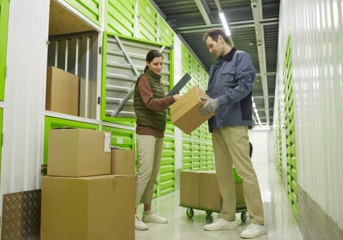 people-shipping-boxes-2026-03-19-09-25-00-utc_compressed-4.jpg