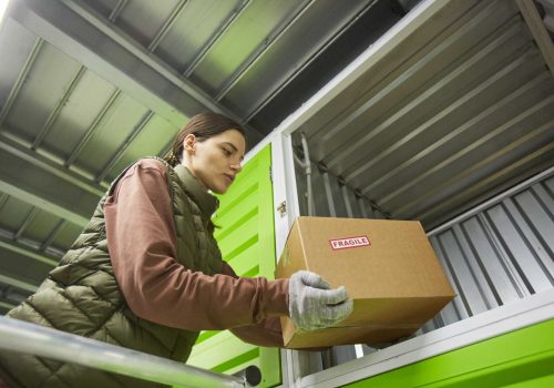 woman-shipping-parcels-2026-03-19-09-30-28-utc-3.jpg